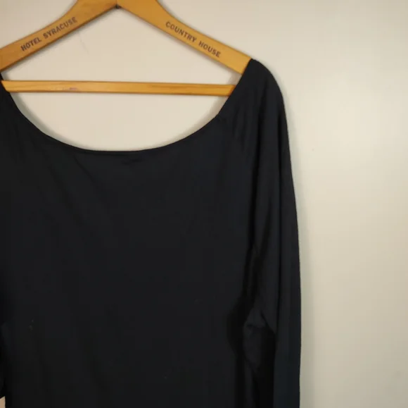 Torrid 4 Black Off The Shoulder Top - Picture 10 of 11